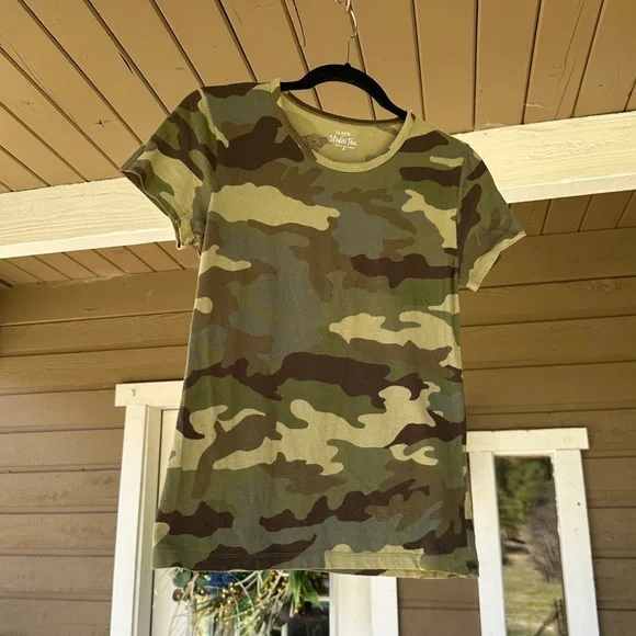 J.Crew - Lightweight Tee Bundle - Lime and Camo - S and XS - Picture 2 of 8
